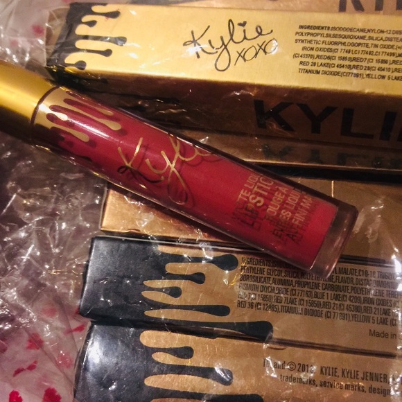 Kylie cosmetics 🗣💋👄💋👄👄👄 - Picture 4 of 5